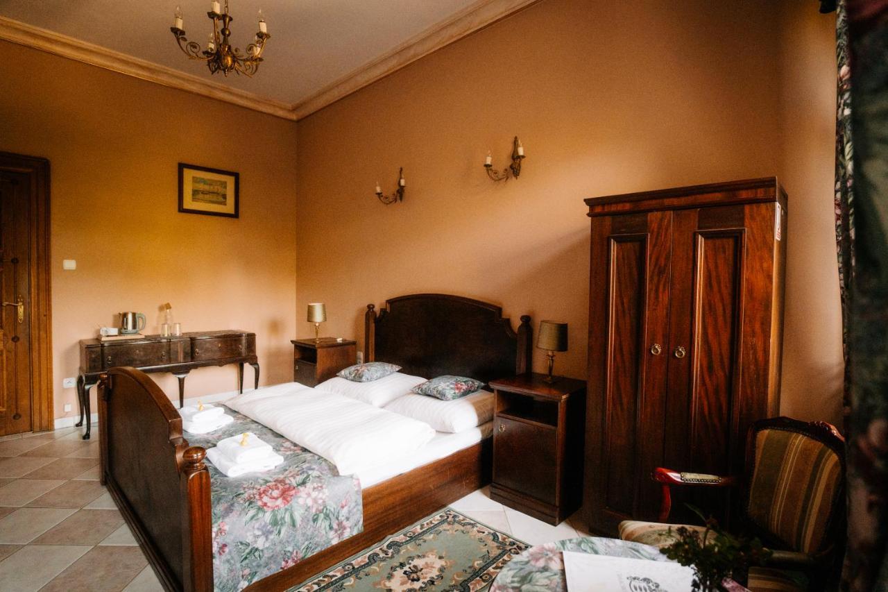 Palac Srodka Chrzypsko Wielkie Esterno foto