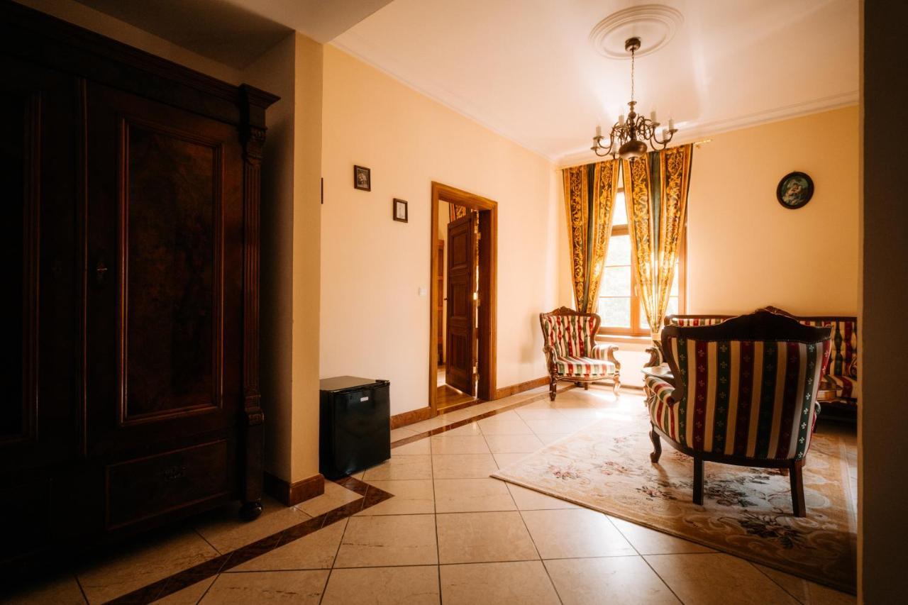 Palac Srodka Chrzypsko Wielkie Esterno foto