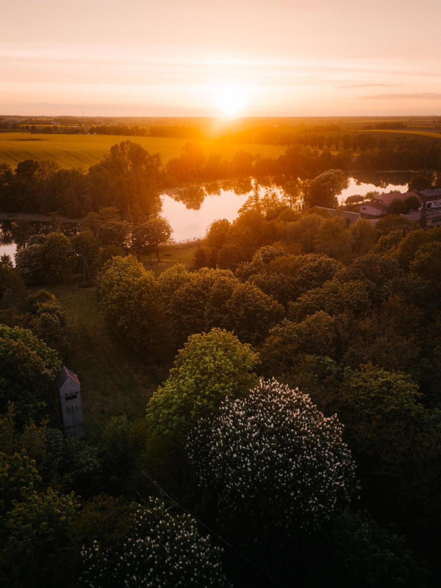 Palac Srodka Chrzypsko Wielkie Esterno foto